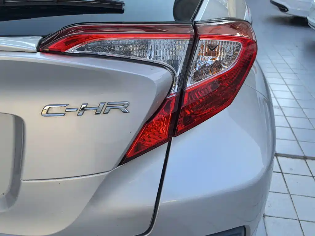 Toyota C-HR — фото 13