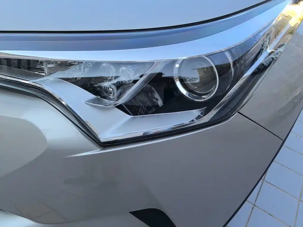 Toyota C-HR — фото 3