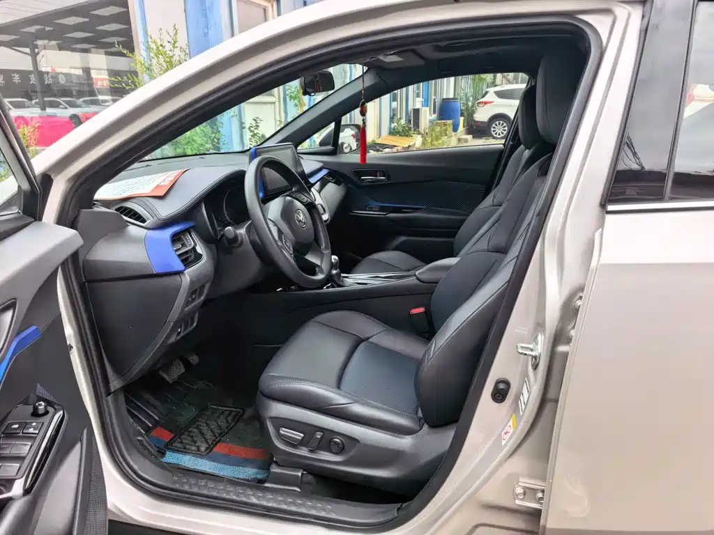 Toyota C-HR — фото 24