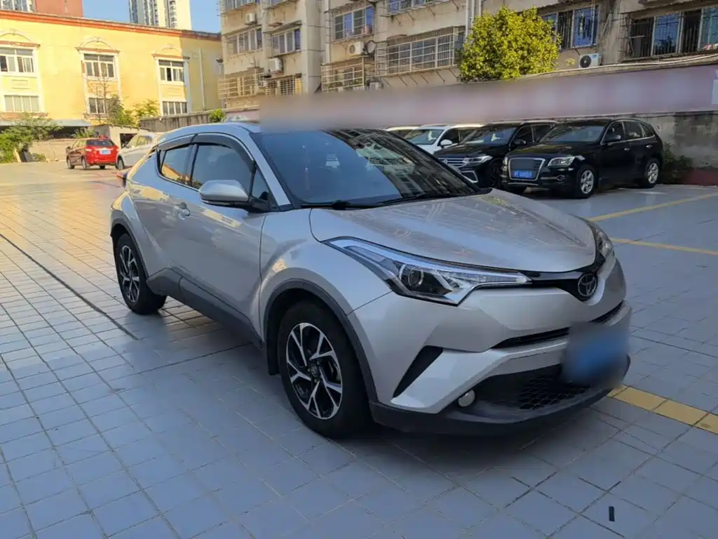 Toyota C-HR — фото 10