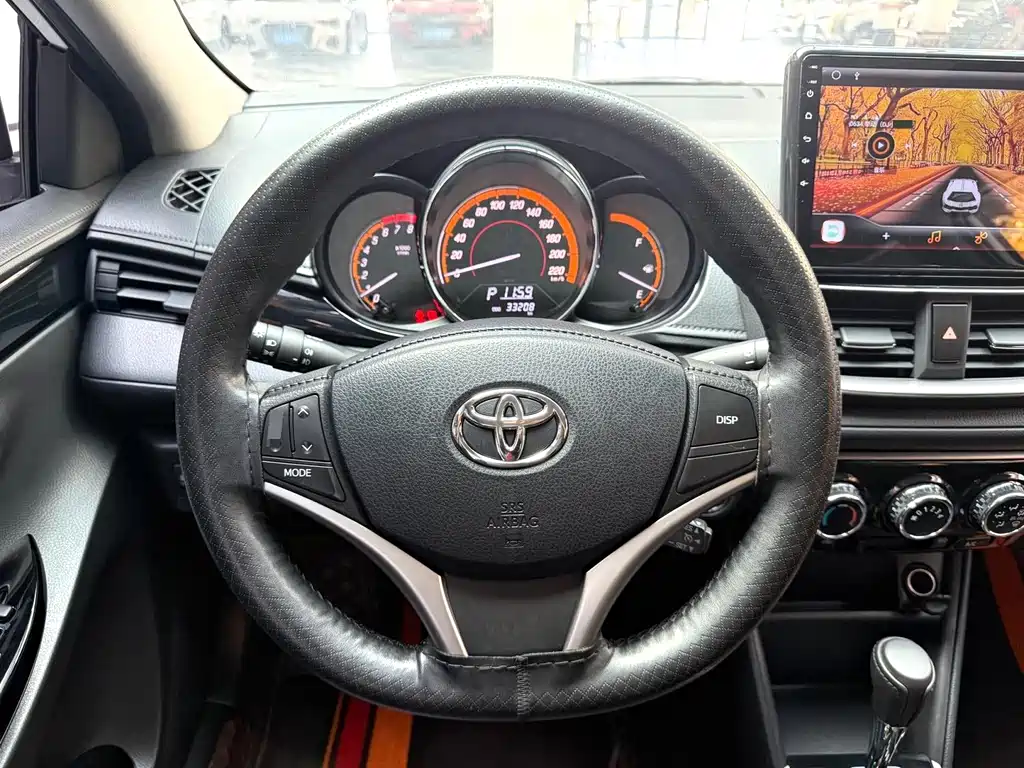Toyota Yaris L — фото 9
