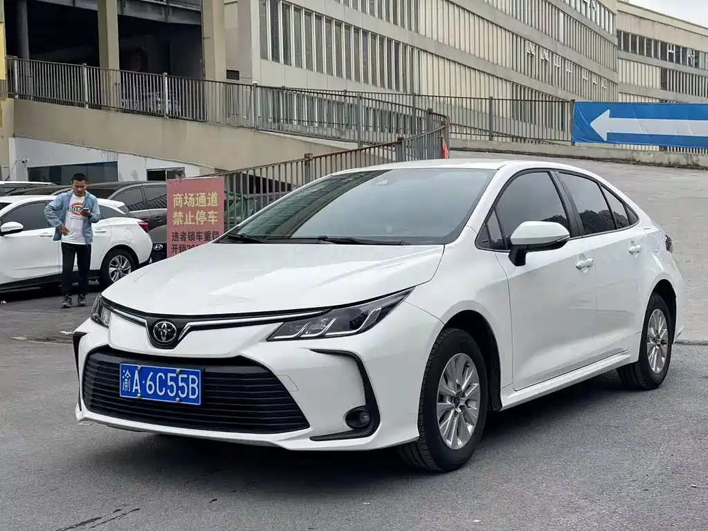 Toyota Corolla — фото 2