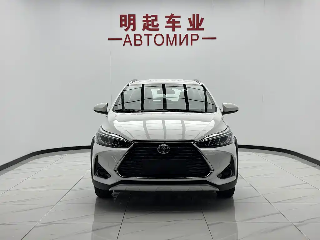 Toyota Yaris L — фото 3