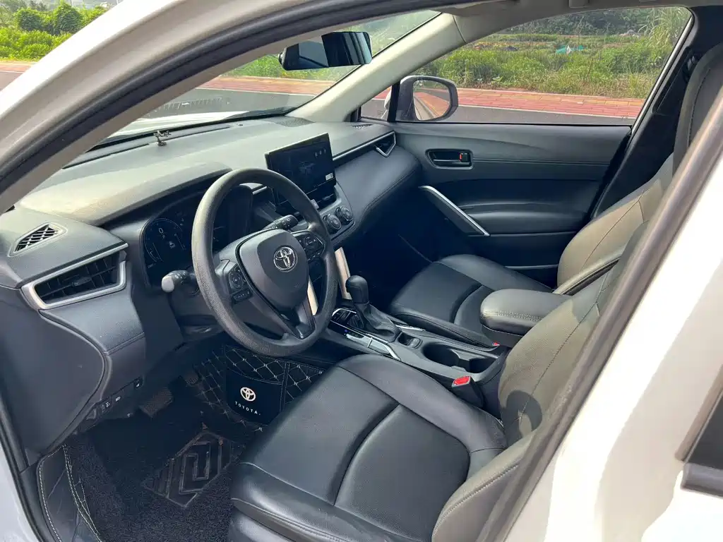 Toyota Corolla Cross — фото 6