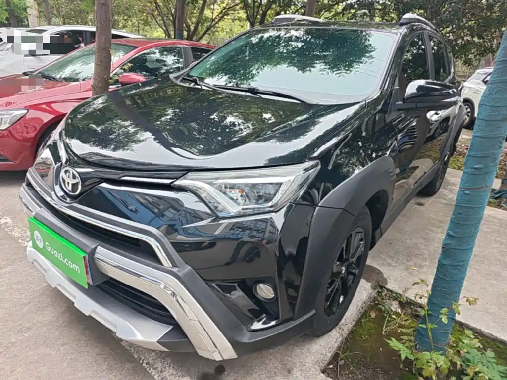 Toyota RAV4 — фото 2