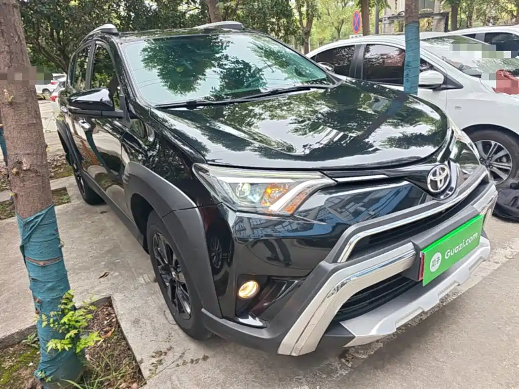 Toyota RAV4 — фото 4