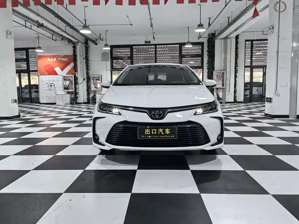 Toyota Corolla — фото 2