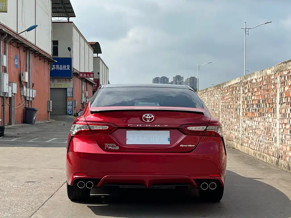Toyota Camry — фото 6