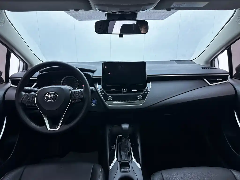 Toyota Corolla — фото 6