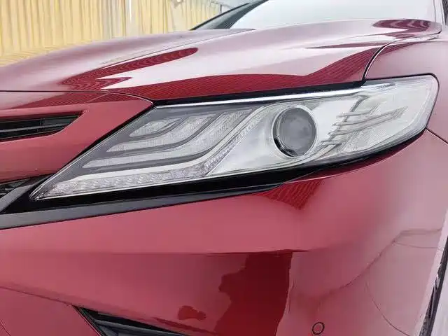 Toyota Camry — фото 11
