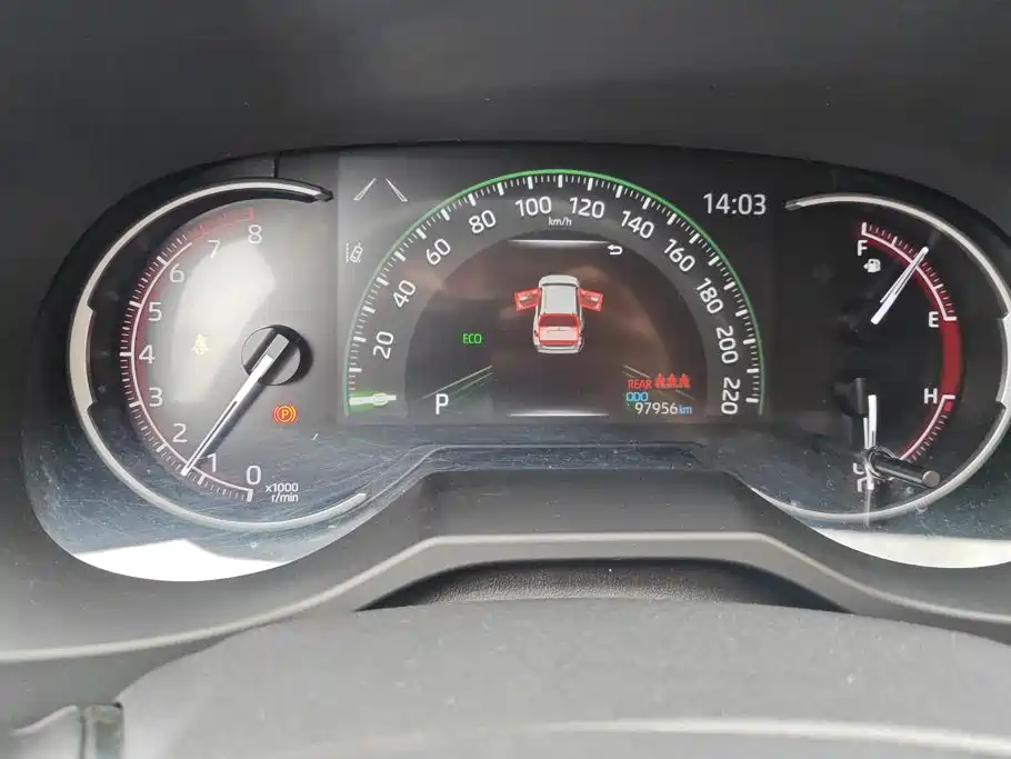 Toyota RAV4 — фото 14