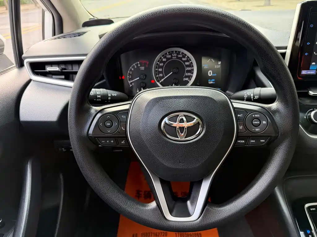 Toyota Corolla — фото 13