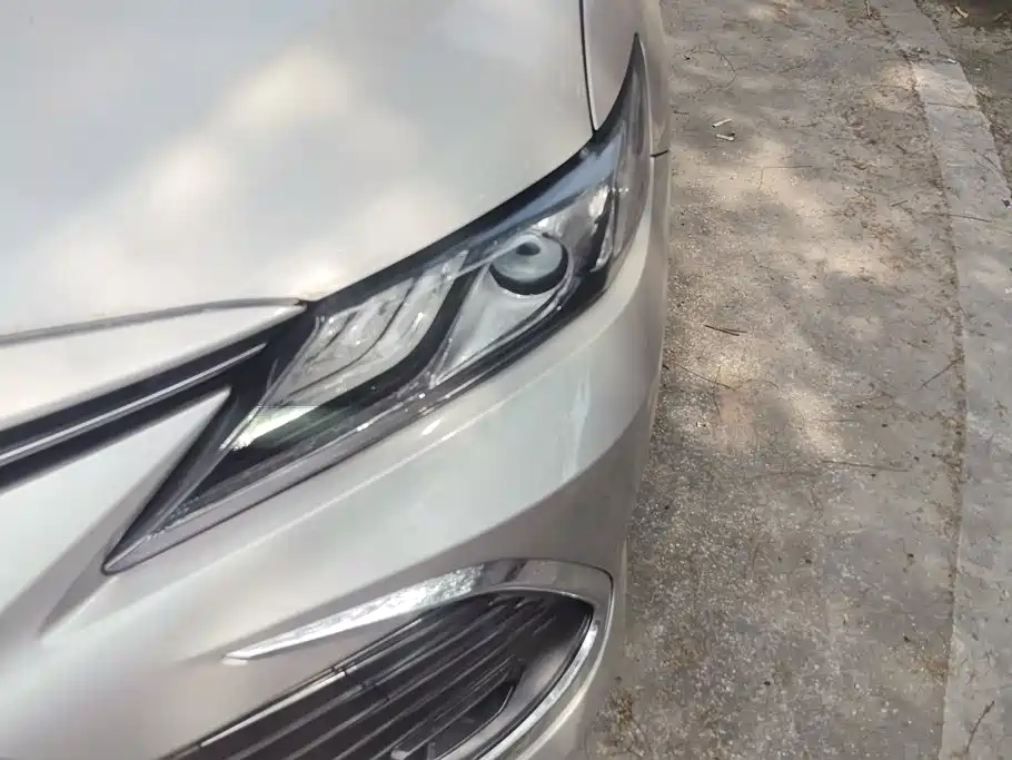 Toyota Camry — фото 5