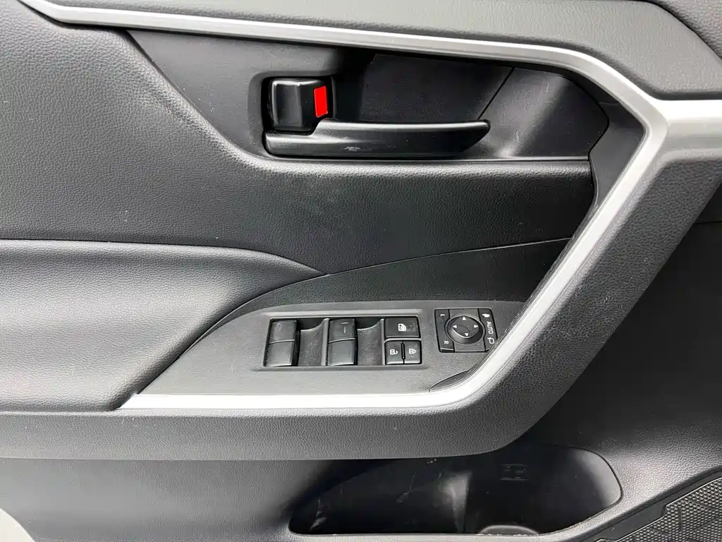 Toyota Wildlander — фото 14