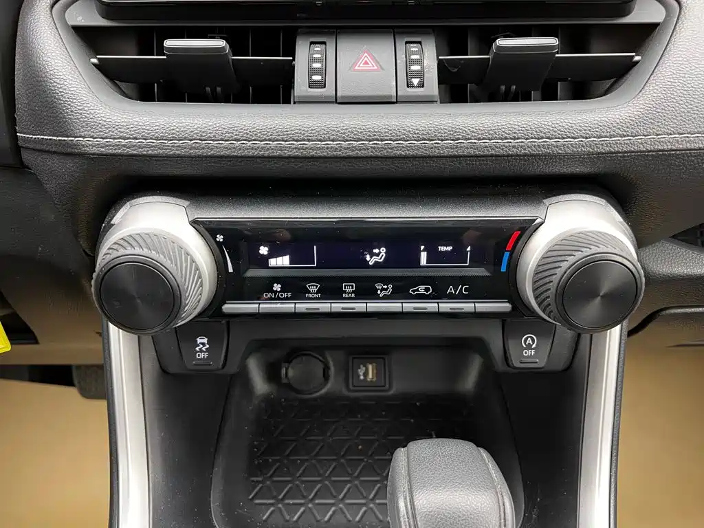 Toyota Wildlander — фото 18
