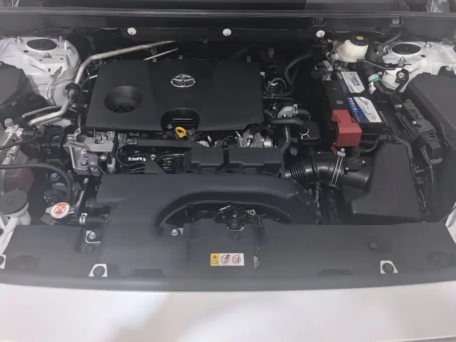 Toyota RAV4 — фото 10