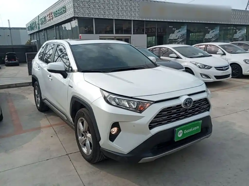 Toyota RAV4 — фото 4