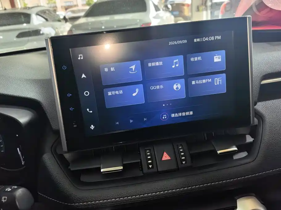 Toyota RAV4 — фото 13