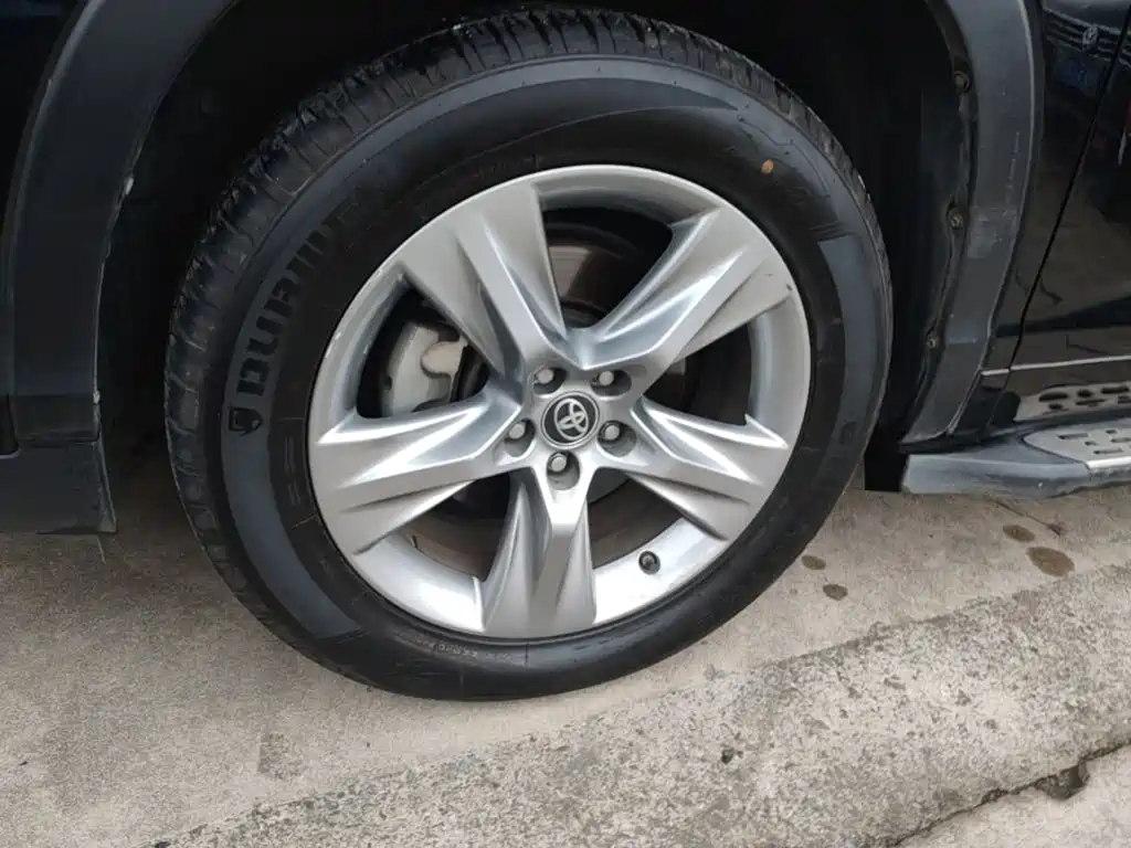 Toyota Highlander — фото 23