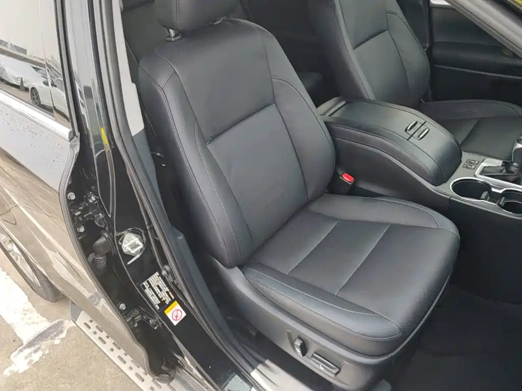 Toyota Highlander — фото 25