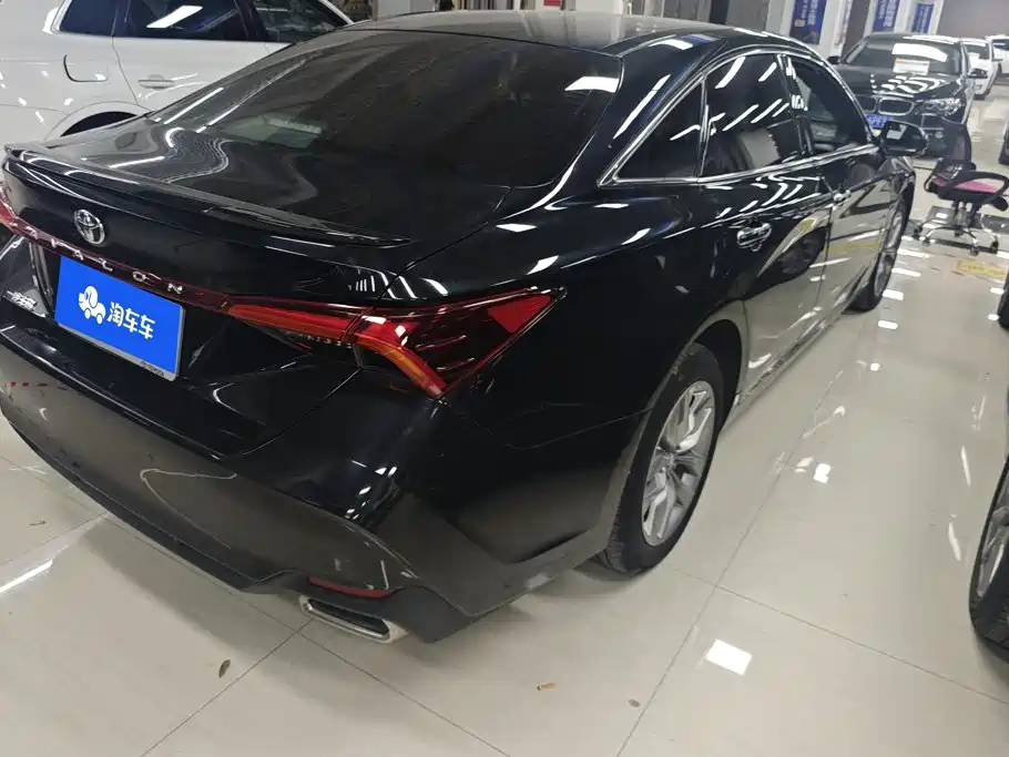 Toyota Avalon — фото 3