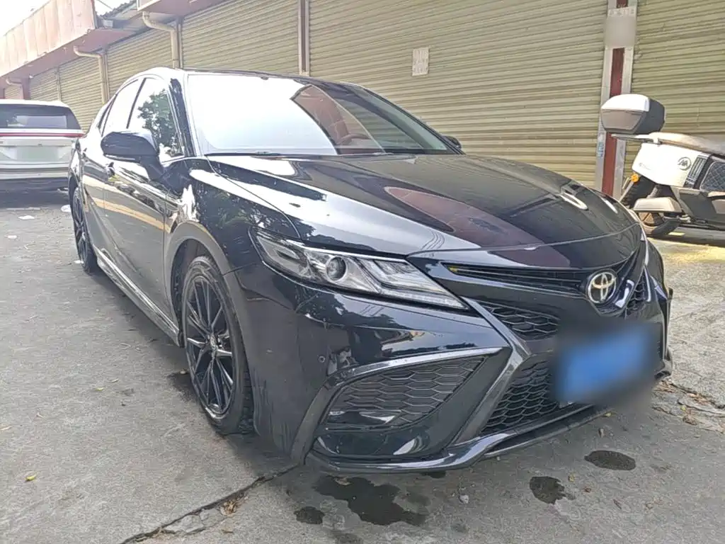 Toyota Camry — фото 4