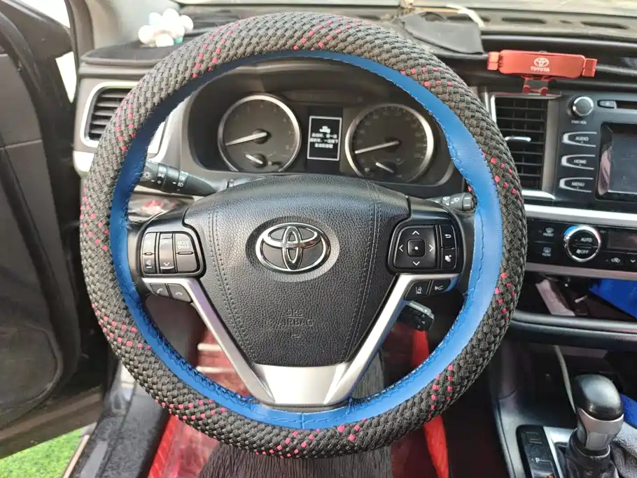Toyota Highlander — фото 15