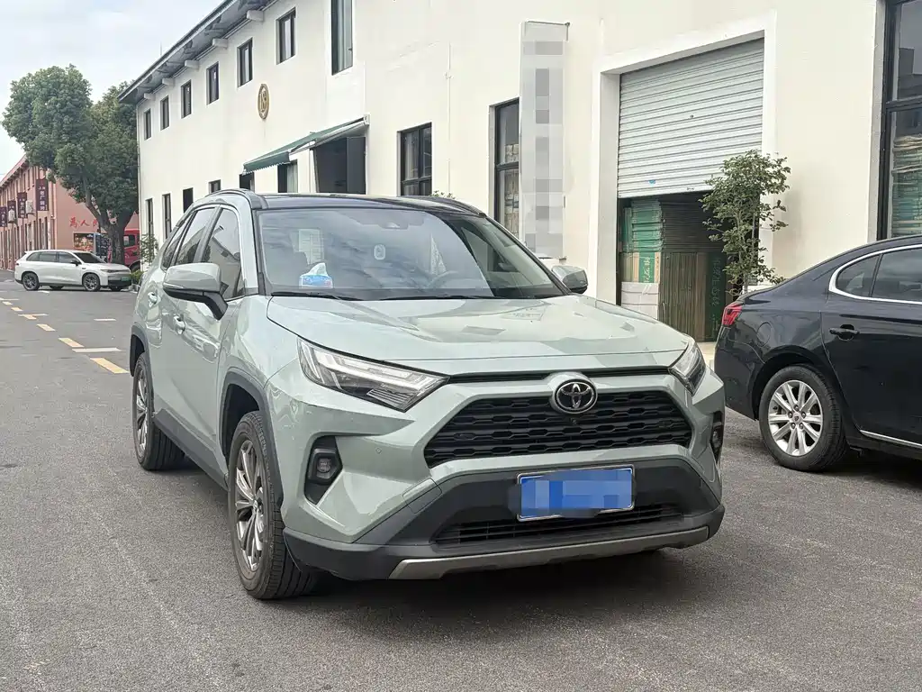 Toyota RAV4 — фото 3