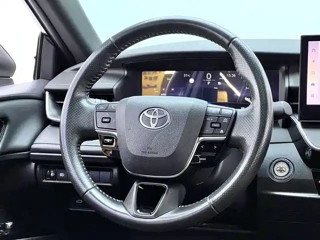 Toyota Camry — фото 11