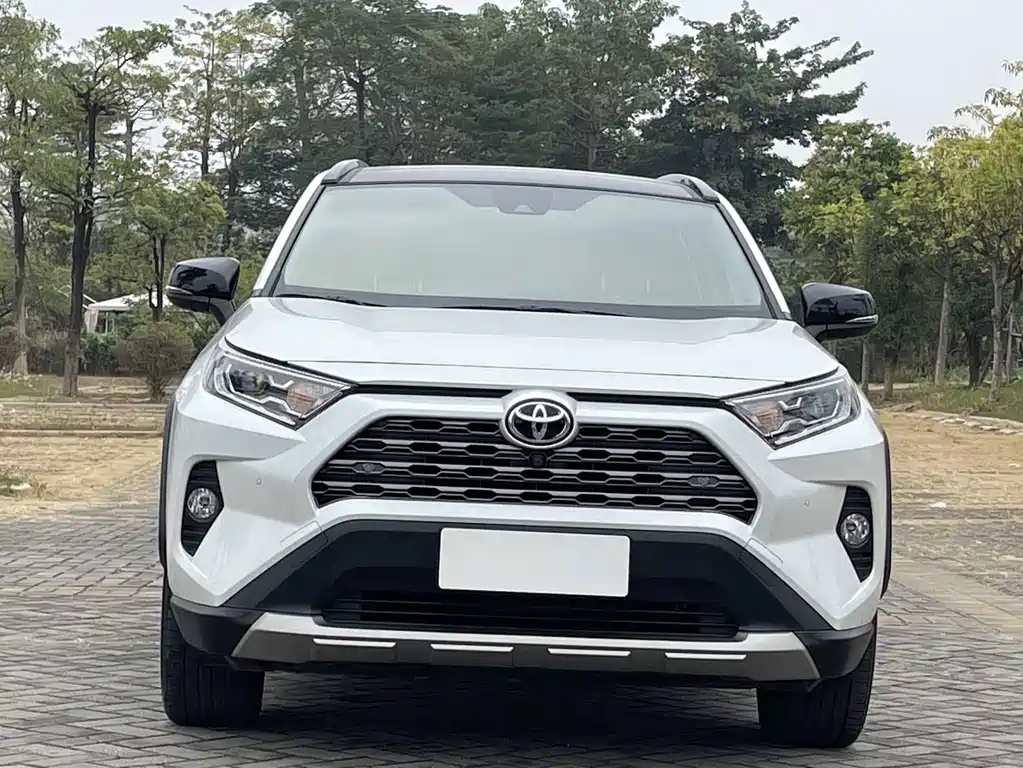 Toyota RAV4 — фото 3