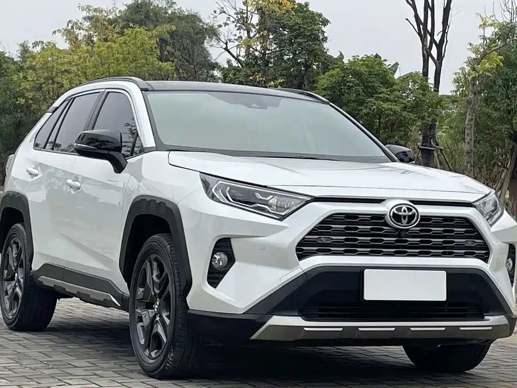 Toyota RAV4 — фото 4