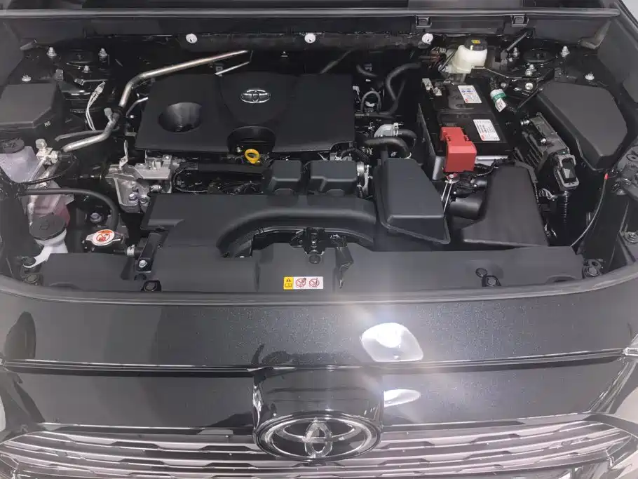 Toyota RAV4 — фото 10