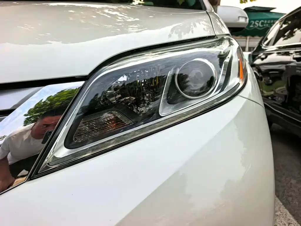 Toyota Sienna — фото 13