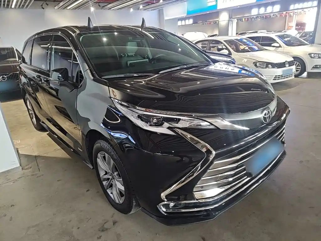 Toyota Sienna — фото 4