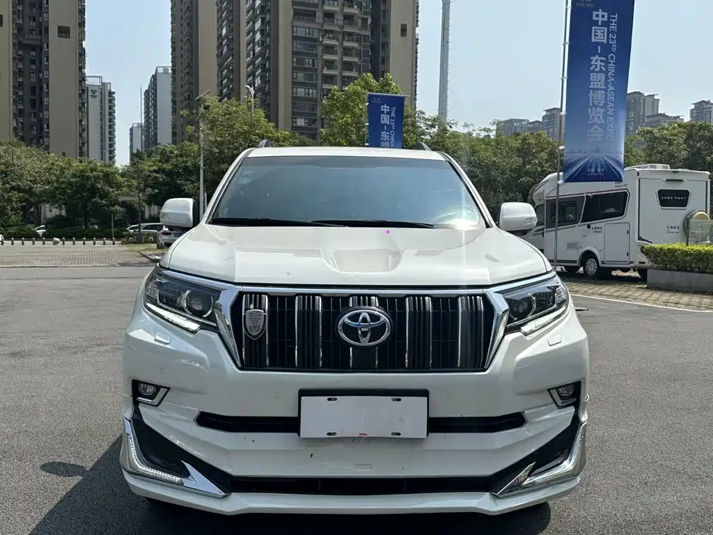 Toyota Prado — фото 2