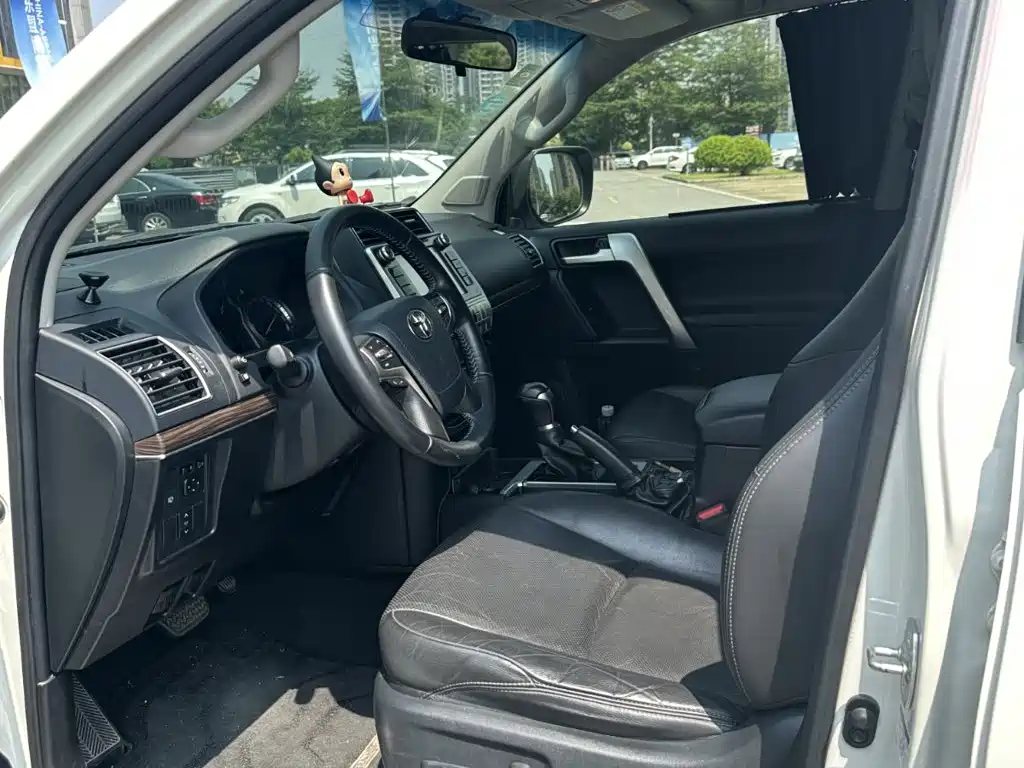 Toyota Prado — фото 11