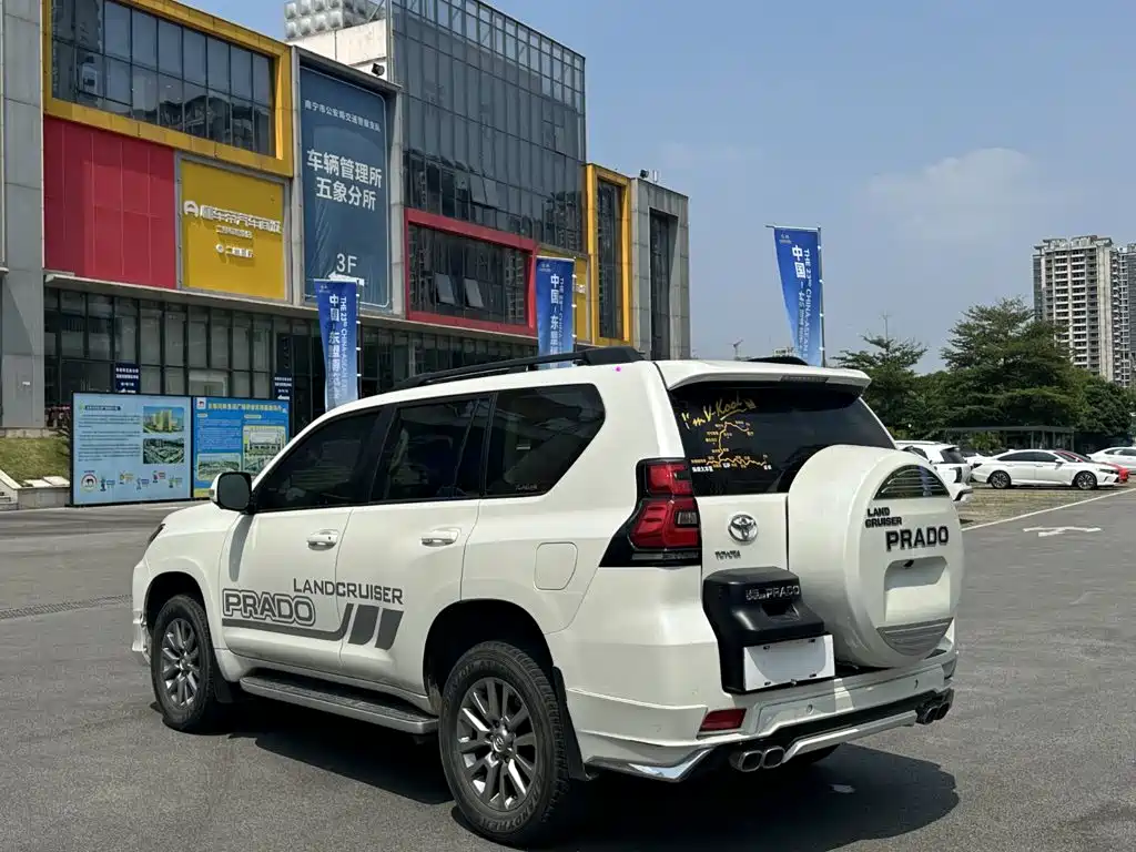Toyota Prado — фото 14