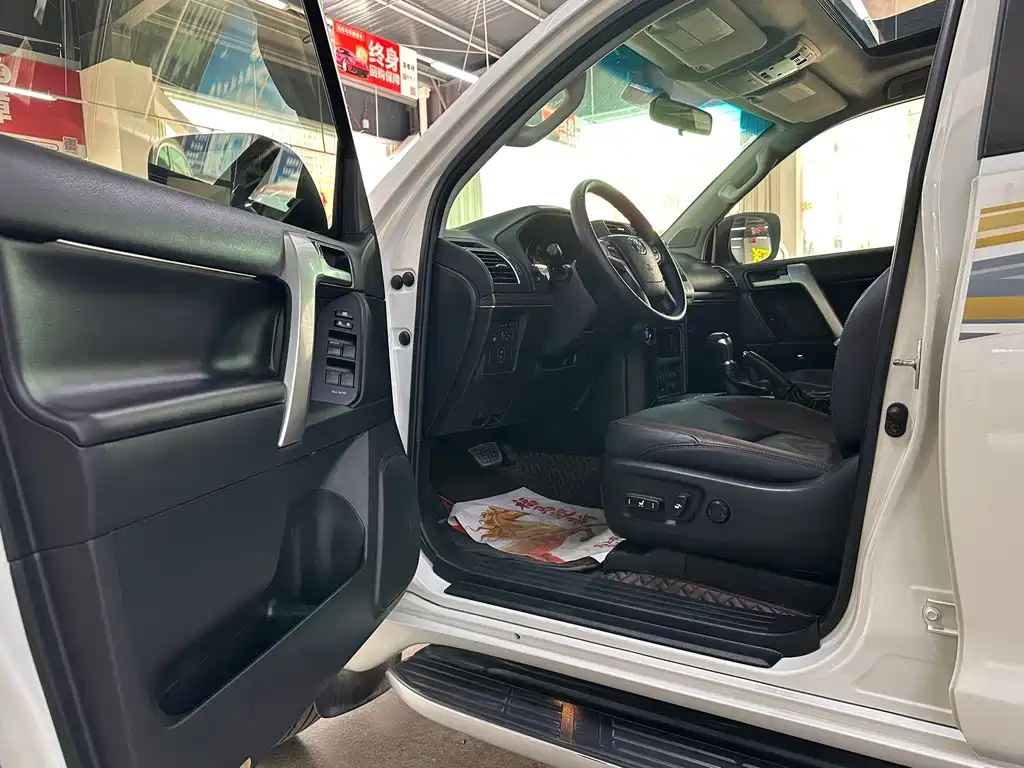 Toyota Prado — фото 3