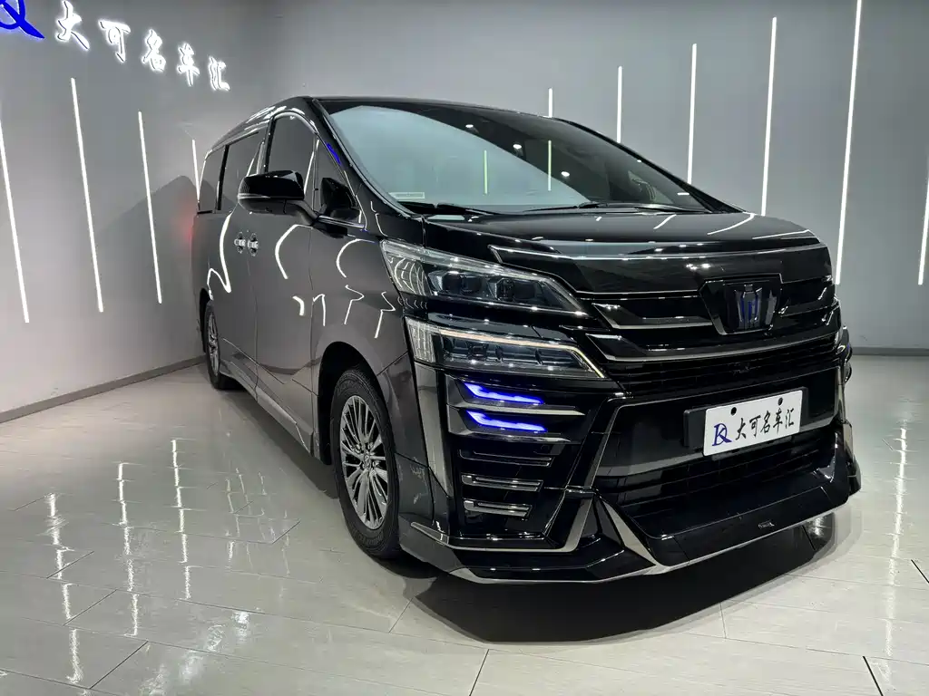 Toyota Vellfire — фото 3