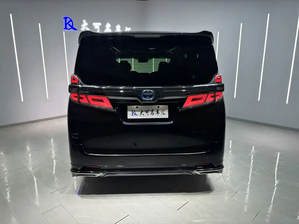 Toyota Vellfire — фото 8