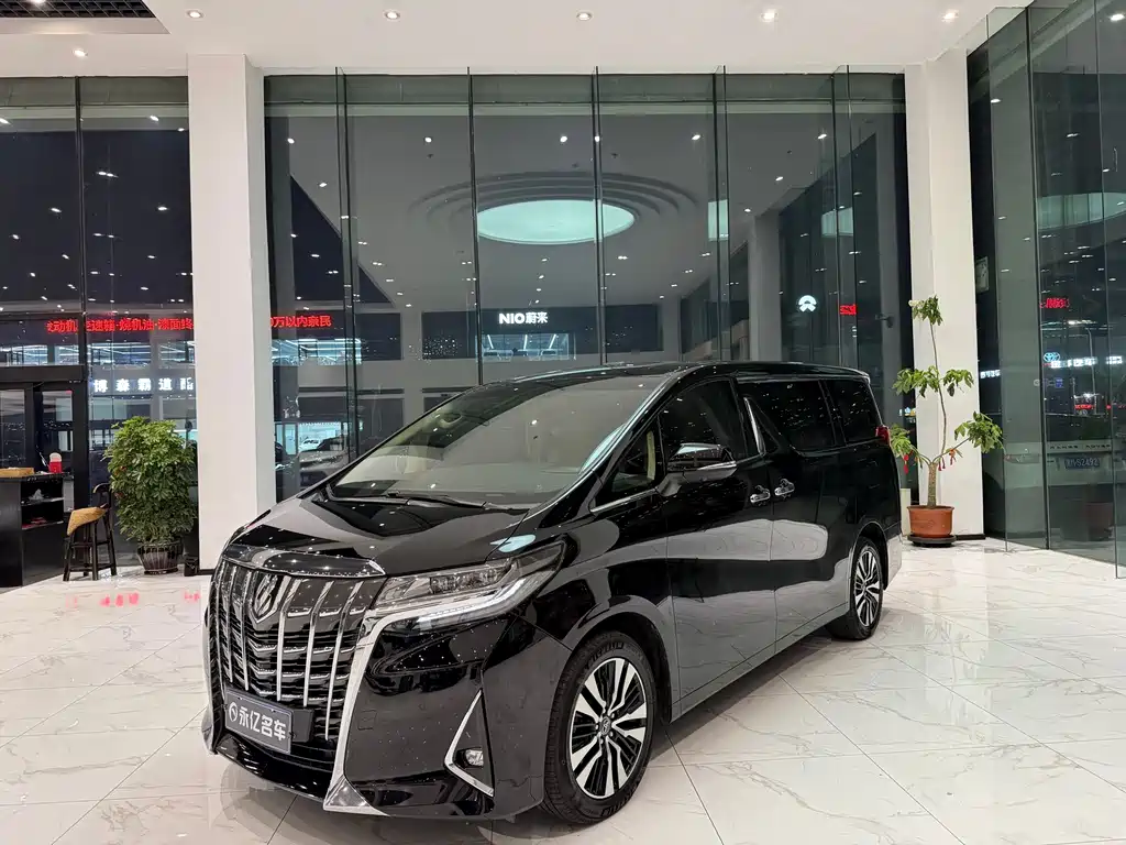 Toyota Alphard — фото 3