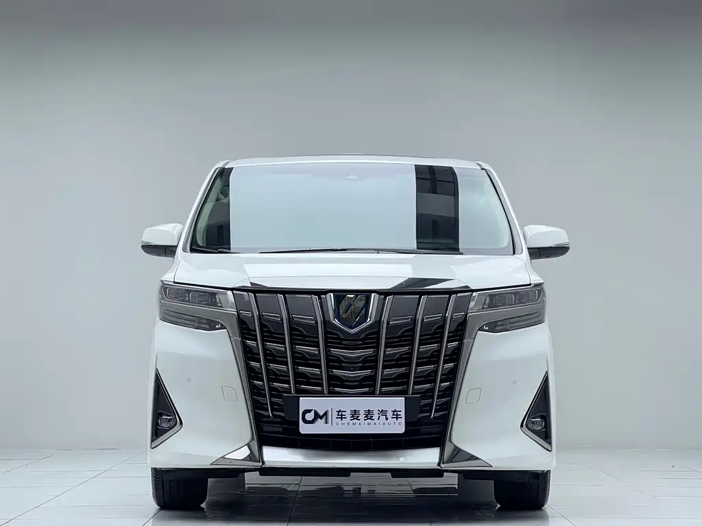 Toyota Alphard — фото 2
