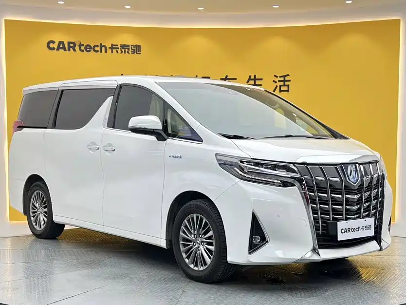 Toyota Alphard — фото 2