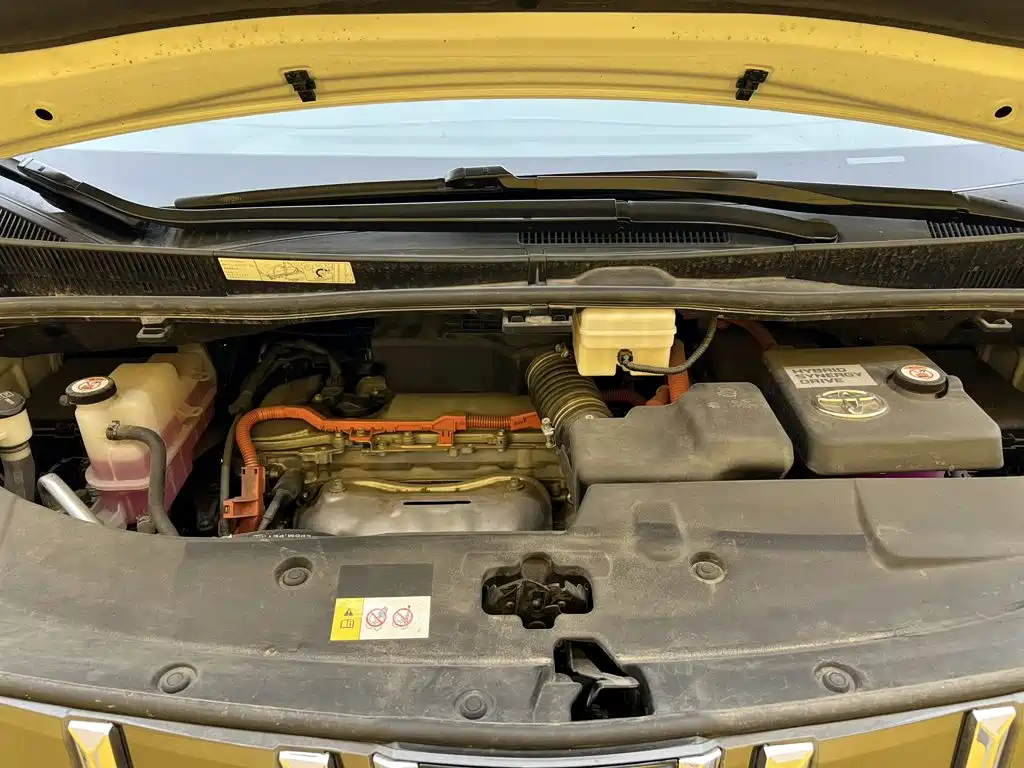 Toyota Alphard — фото 11