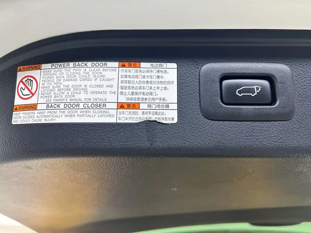 Toyota Alphard — фото 22