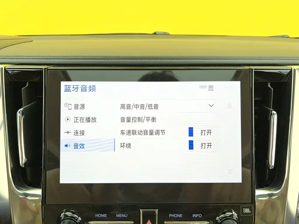 Toyota Alphard — фото 23