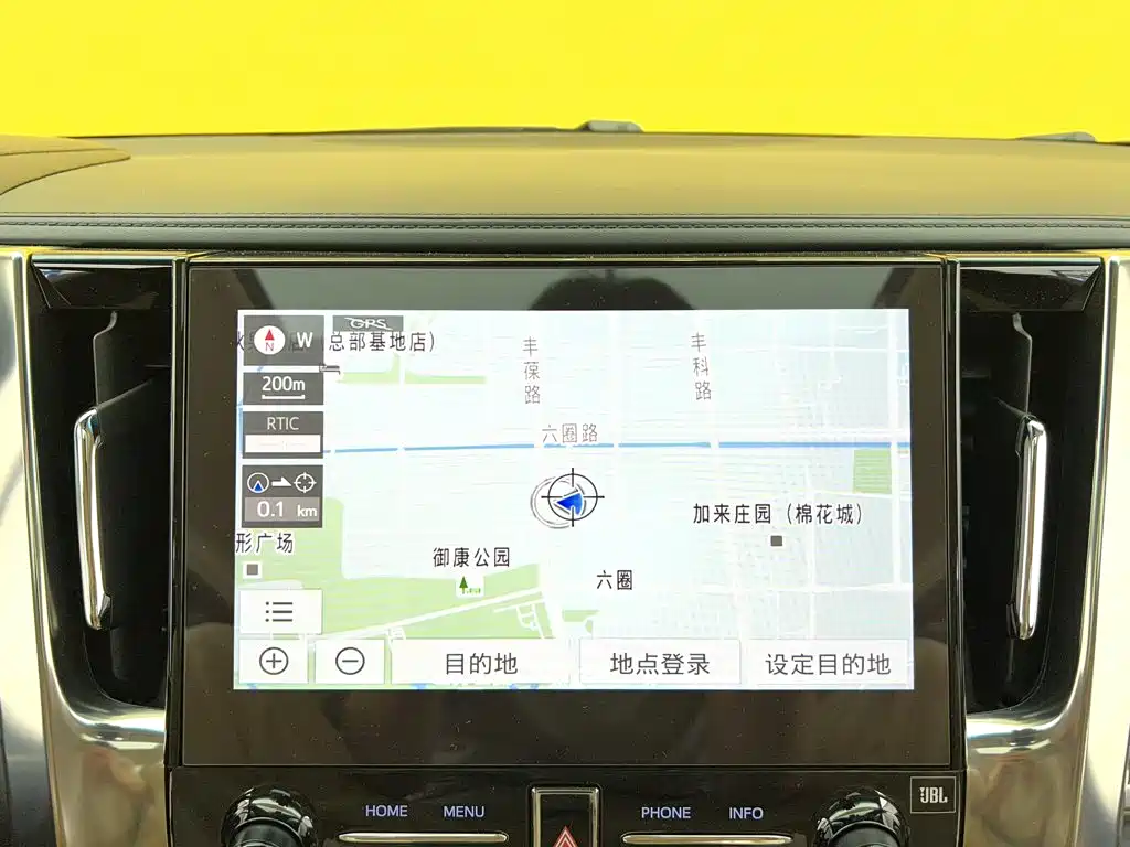 Toyota Alphard — фото 40