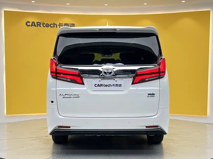 Toyota Alphard — фото 5