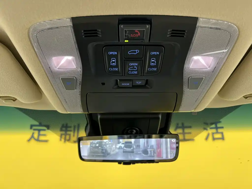 Toyota Alphard — фото 41