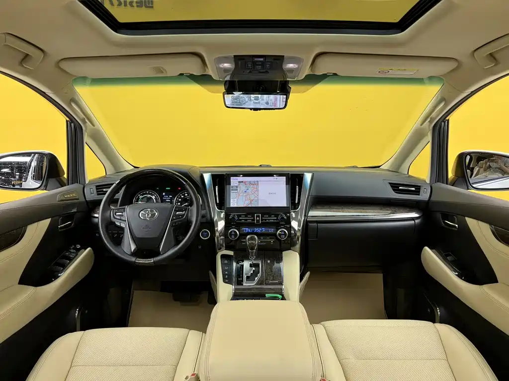 Toyota Alphard — фото 44